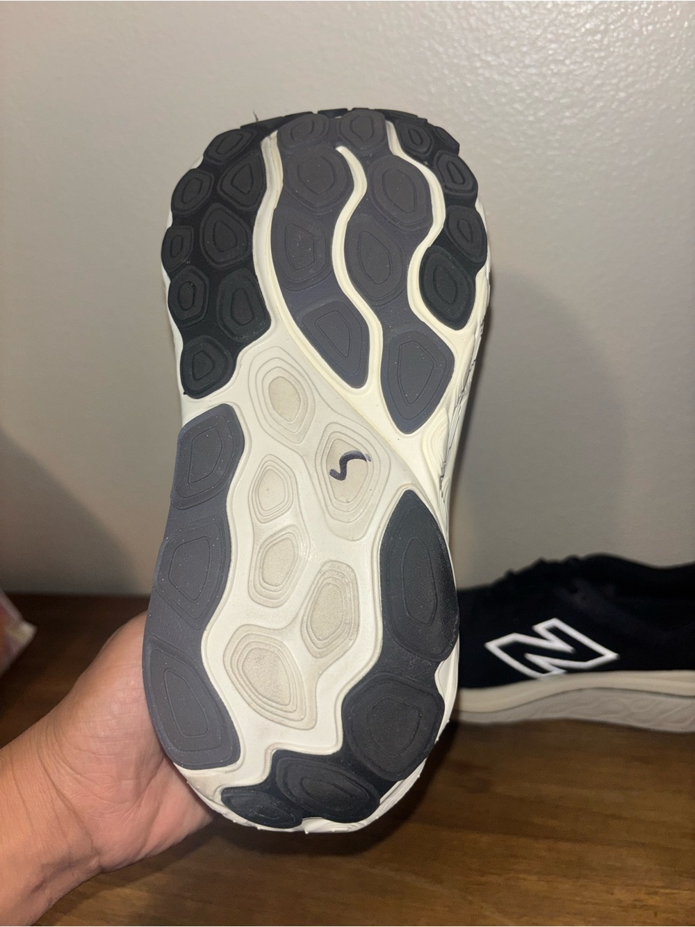 New Balance women Black and White Lace-Up Sneakers - Picture 4 of 5